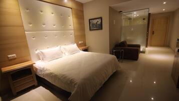 Minibar, in-room safe, desk, blackout curtains