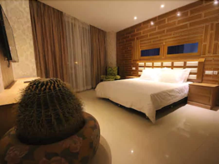 Minibar, in-room safe, desk, blackout drapes