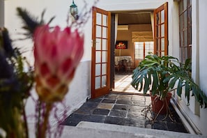 Executive Suite, 2 Bedrooms, Balcony, Corner | Balcony - Boord Guest House (Stellenbosch)