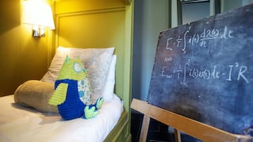 De Luxe 2 Bedroom Family Suite with own lounge, balcony and fireplace (2nd bedroom for kids u/12) | Children's theme room