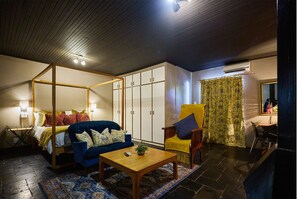 1 bedroom, Egyptian cotton sheets, premium bedding, pillowtop beds