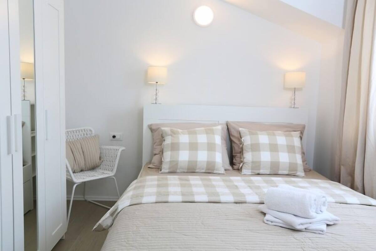 1 chambre, literie de qualité supérieure, minibar, bureau
