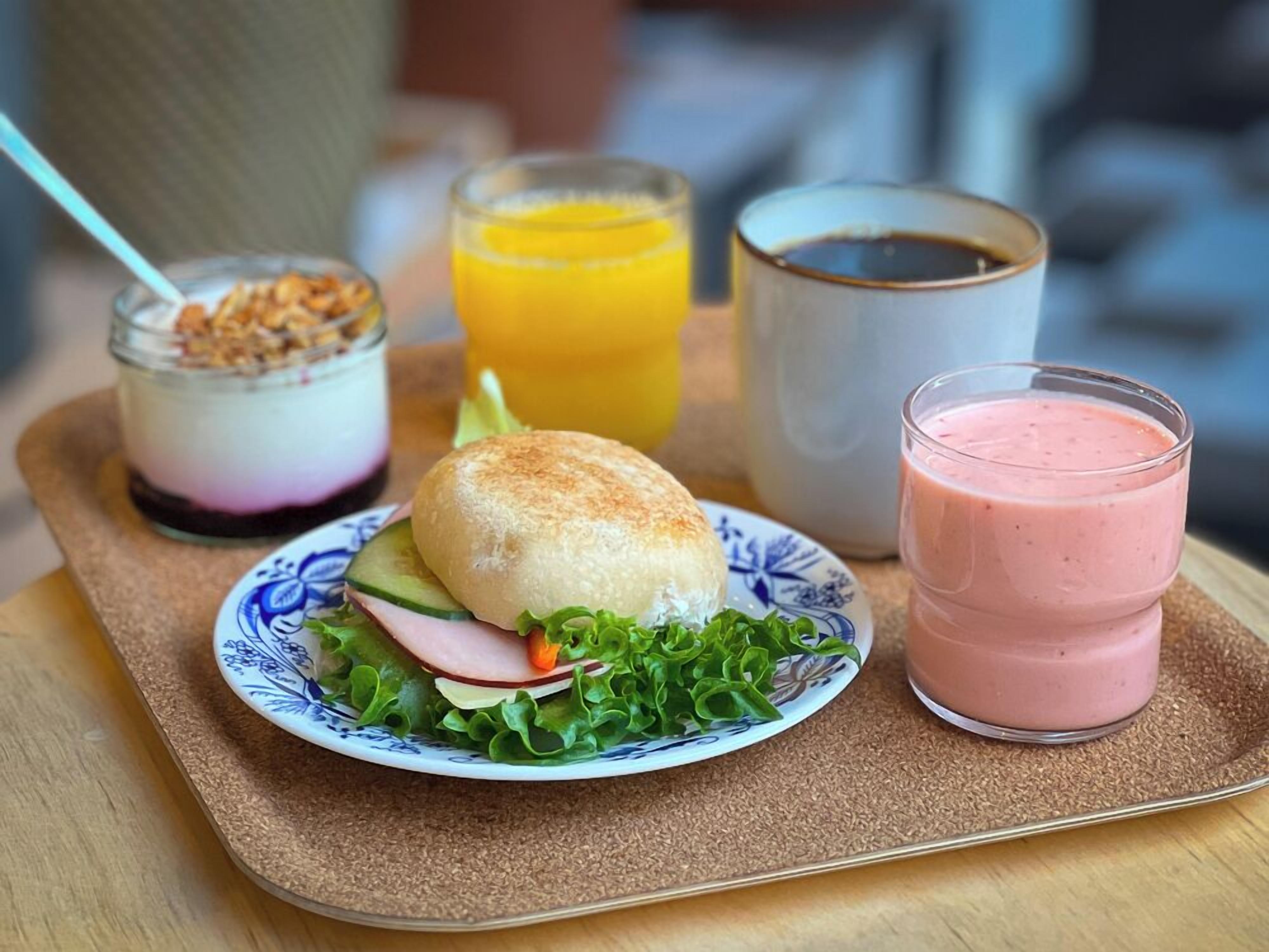 Photo - Hotel With Urban Deli