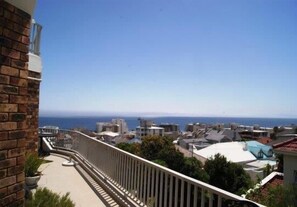 Balcony - Kloof Palms (Cape Town)