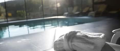 Behandelingskamers voor koppels, een sauna, een bubbelbad, een stoombad