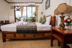 Desk, rollaway beds, free WiFi - Thavisouk Riverside Hotel (Vang Vieng)