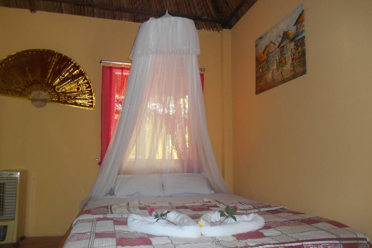 Holiday Home | โต๊ะทำงาน, เตียงเสริม/เปล, Wi-Fi ฟรี, ผ้าปูที่นอน