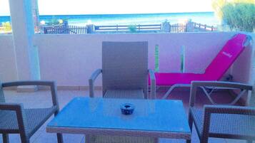 House, 2 Bedrooms, Sea View | Premium bedding, individually decorated, individually furnished