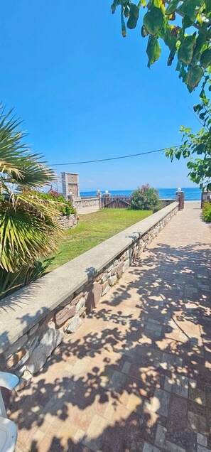 Façana frontal de l'allotjament