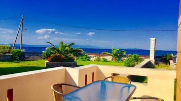 House, 2 Bedrooms, Sea View | Terrace/patio