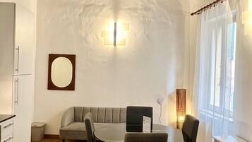 Apartment, 2 Bedrooms (Split Level) | Private kitchen | Full-size fridge, microwave, oven, stovetop