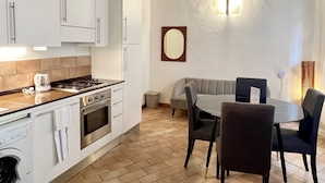 Căn hộ, 2 phòng ngủ (Split Level) | Bếp riêng