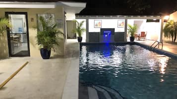 Piscine extérieure