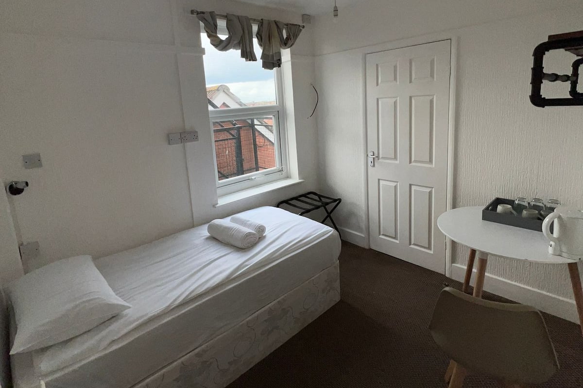 Standard Single Room, Ensuite, Sea View | 1 bedroom, free WiFi, bed sheets