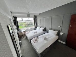 Chambre Standard, plusieurs lits (with view)