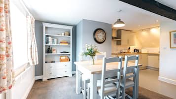 Superior Loft, Private Bathroom (Loft Room) | Dining