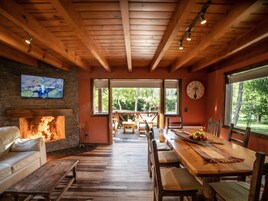 Grand Cabin | Living area | 42-inch Smart TV with satellite channels, TV, foosball