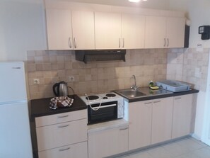 Comfort Studio Suite | Private kitchenette - Harbour View - Oceanis Apartments (Kefalonia)