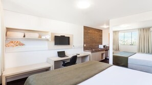 Habitación básica con 2 camas individuales | Minibar, sistema de insonorización, wifi gratis y ropa de cama
