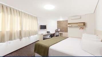 Minibar, sistema de insonorización, wifi gratis y ropa de cama 