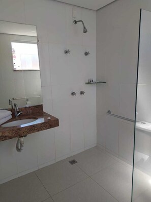 Basic Double Room | Minibar, soundproofing, free WiFi, bed sheets - Front Hotel Expominas (Belo Horizonte)