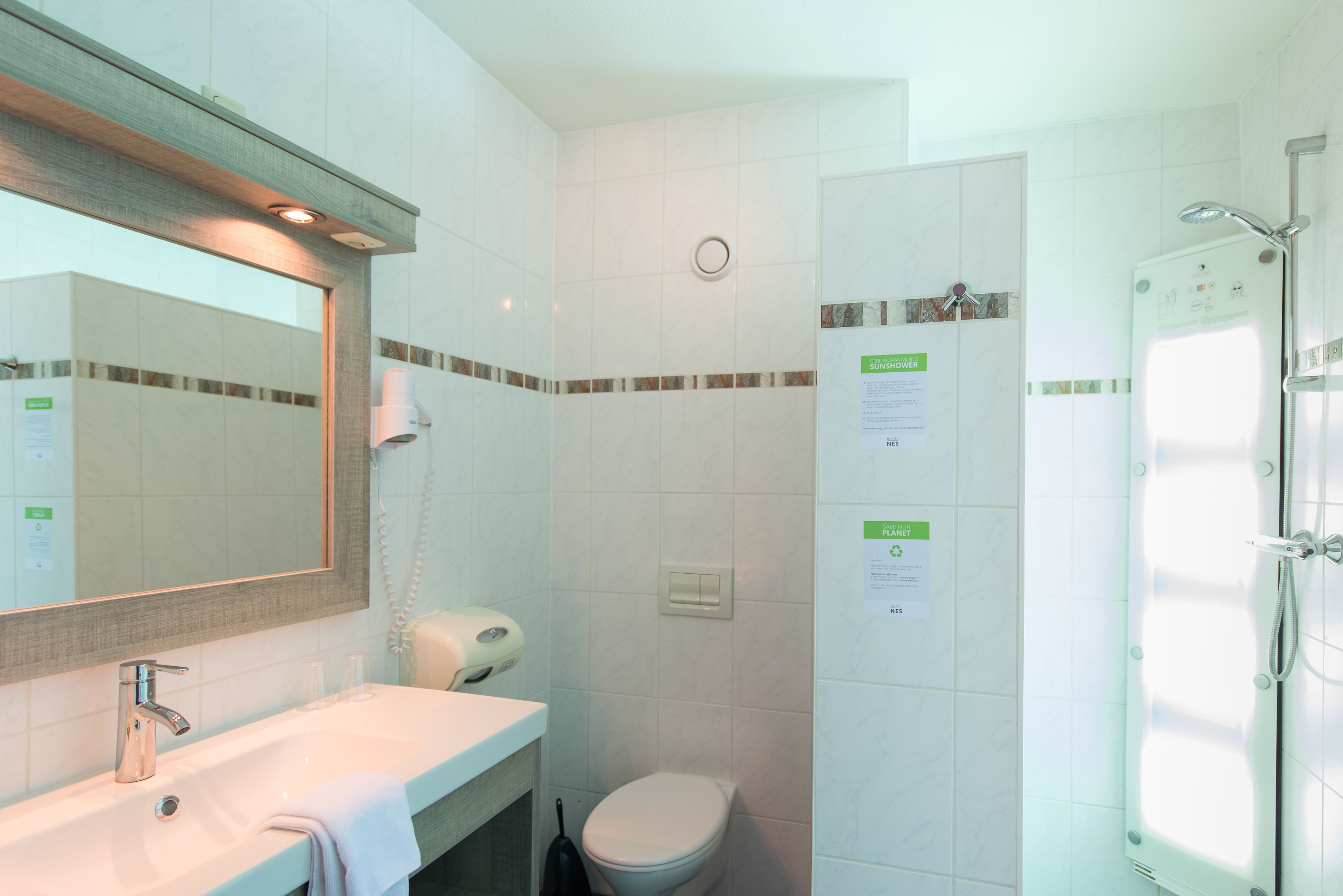 deluxe double room, 1 bedroom | bathroom | shower, free toiletries, hair dryer, towels