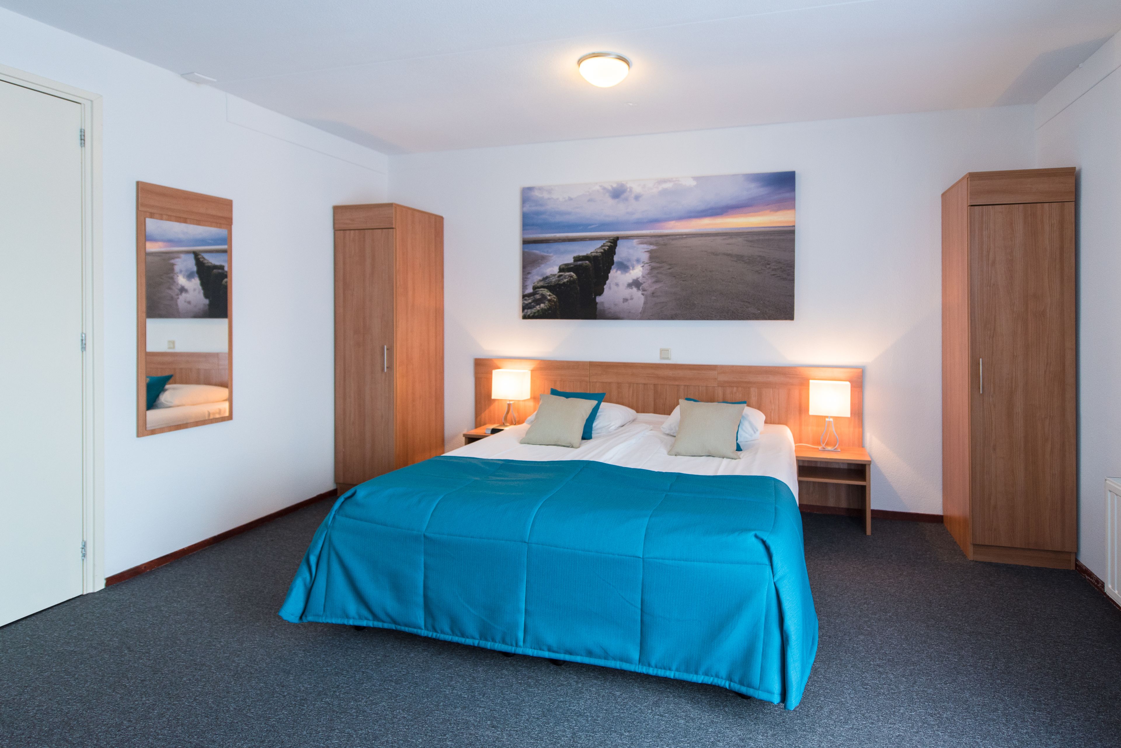 deluxe double room, 1 bedroom | minibar, in-room safe, desk, free wifi