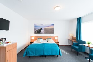 Deluxe Double Room, 1 Bedroom | In-room safe, desk, free WiFi, bed sheets - Hotel Nes (Nes)