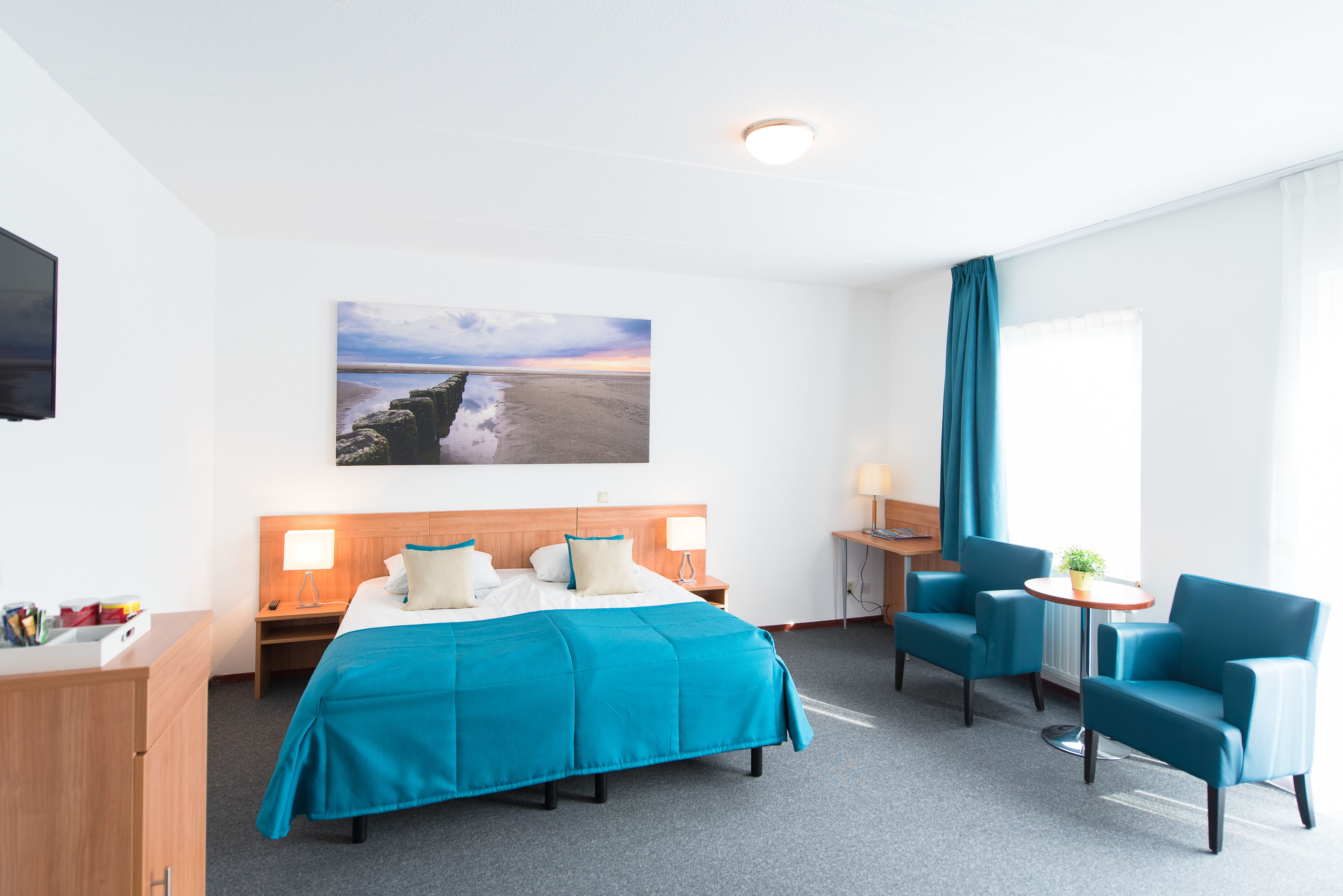 deluxe double room, 1 bedroom | minibar, in-room safe, desk, free wifi