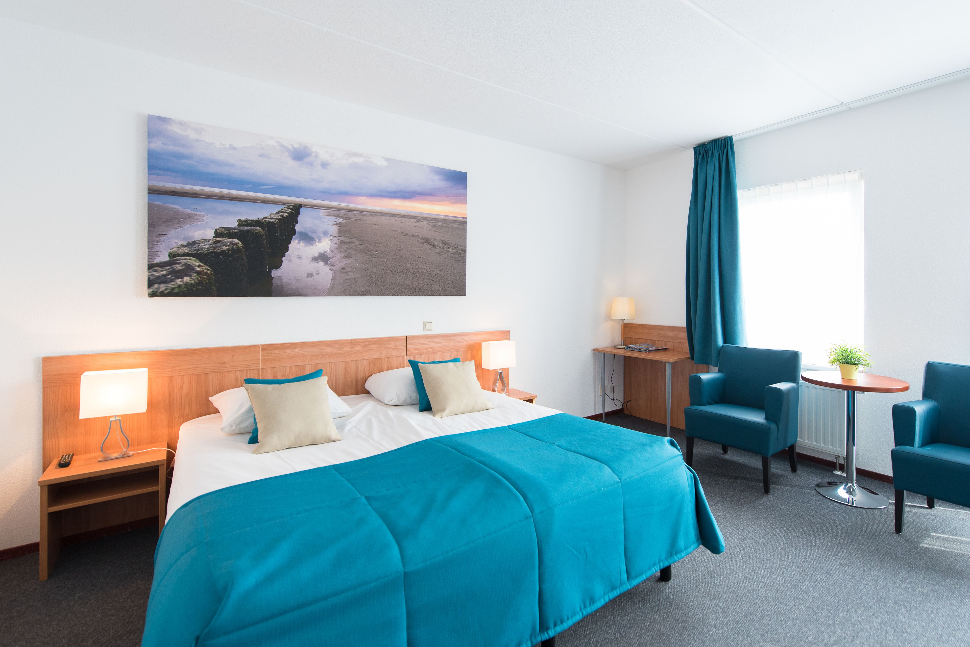 deluxe double room, 1 bedroom | minibar, in-room safe, desk, free wifi