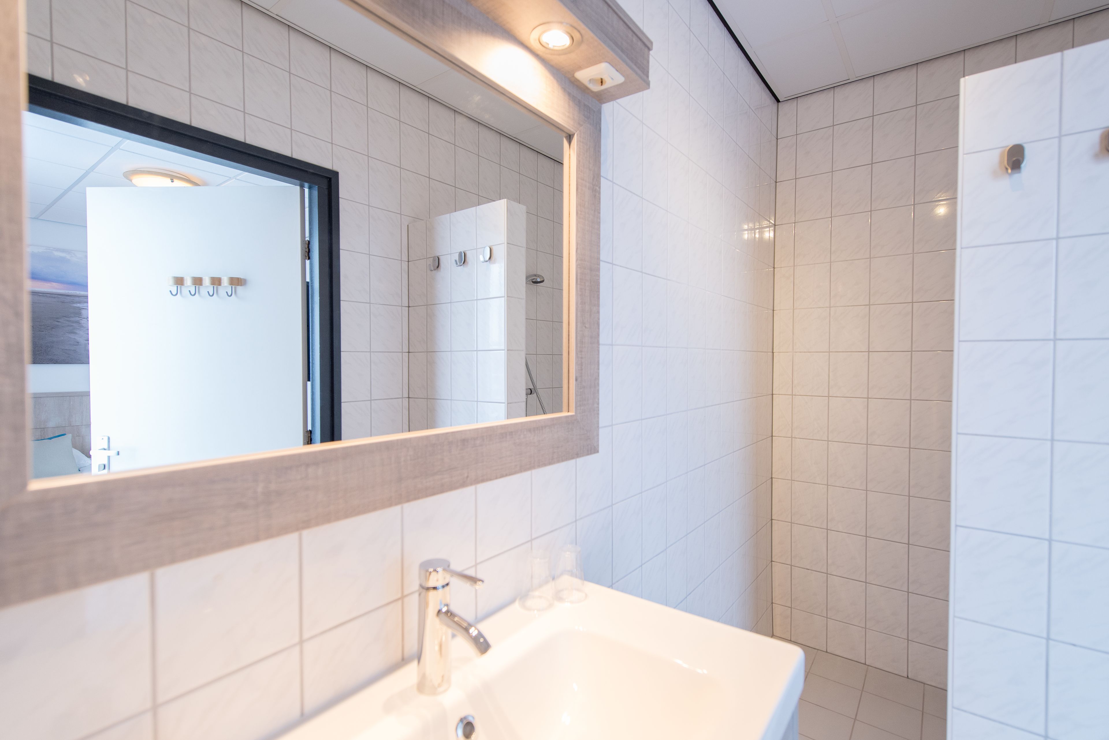 standard double room, 2 single beds | bathroom | shower, free toiletries, hair dryer, towels