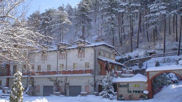 Exterior - Hotel Ristorante La Pineta (Scheggia e Pascelupo)