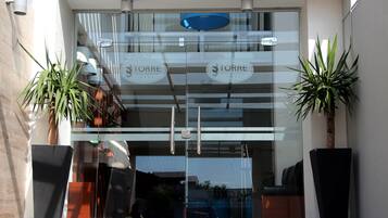 Quầy thủ tục nhận/trả phòng