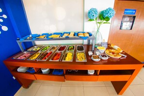 Free daily buffet breakfast