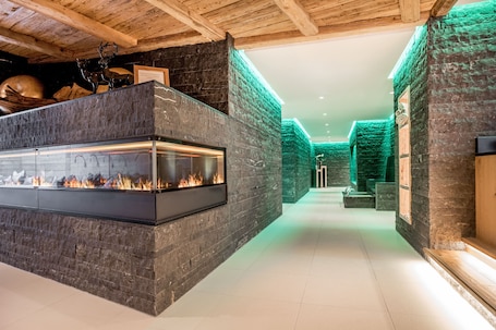 Un sauna, baño turco, tratamientos corporales, aromaterapia