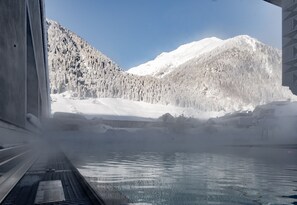 A snowy mountain landscape with a clear sky. - Hotel Mondin (Ischgl)