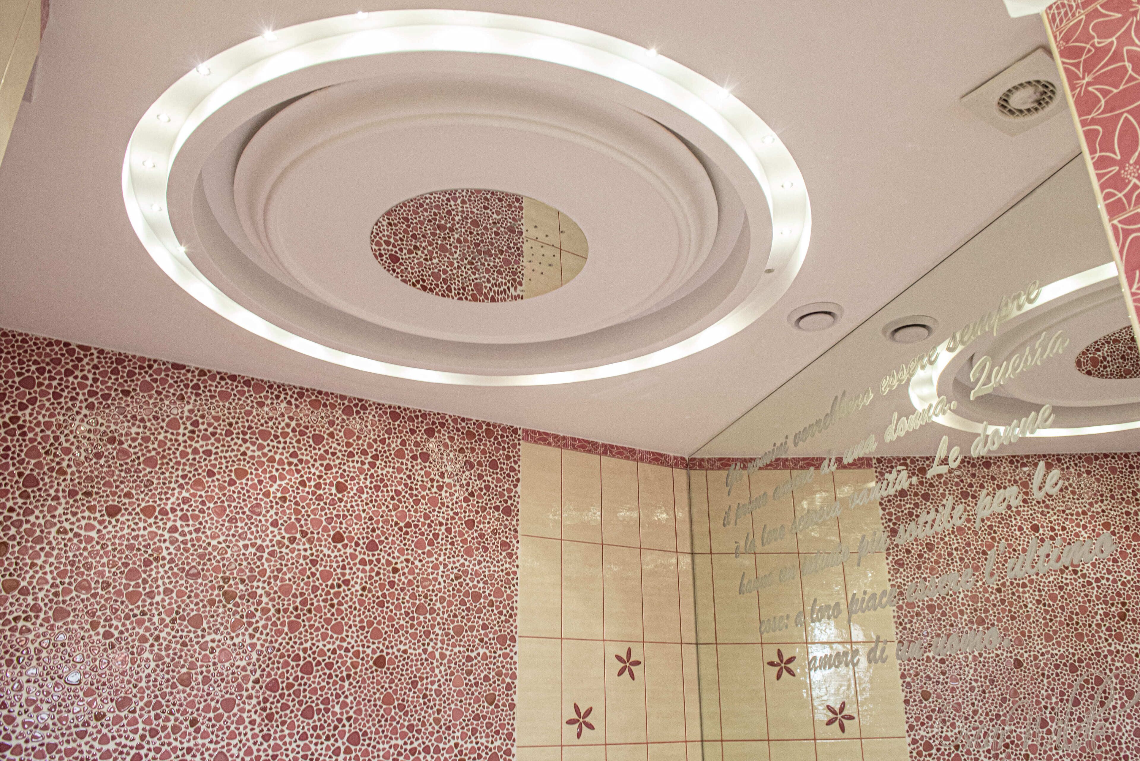 suite, hot tub | bathroom | free toiletries, hair dryer, bidet, towels