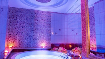 Suite, hidromasaje | Baño | Regadera, regadera tipo lluvia, amenidades de baño gratuitas