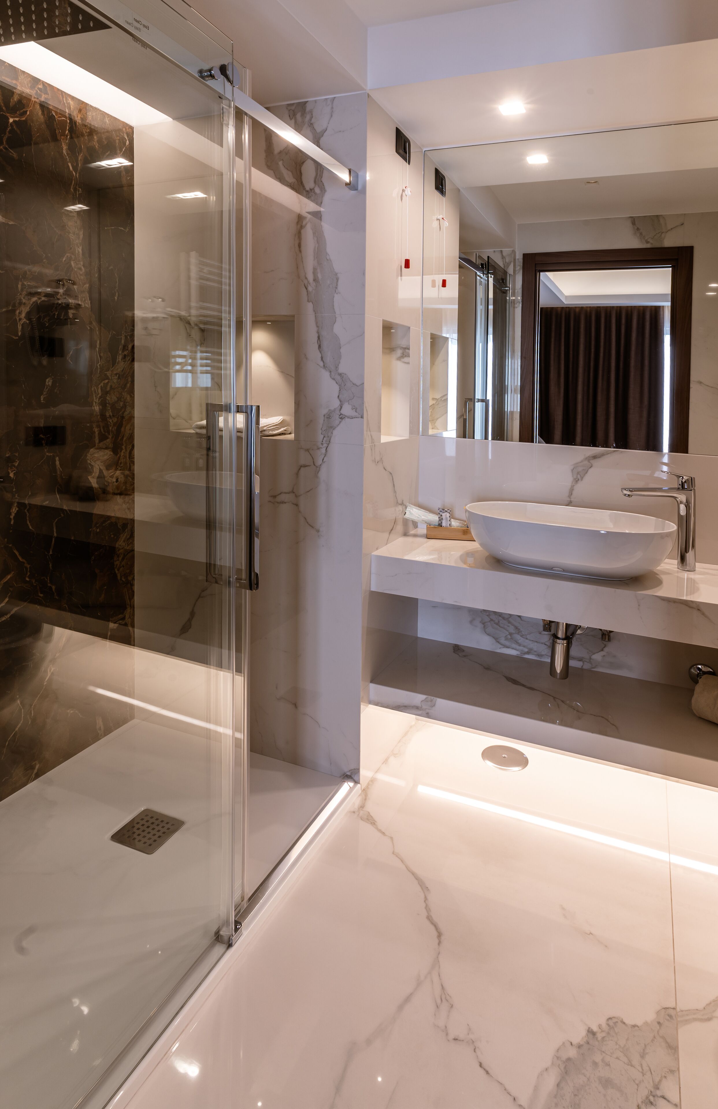 superior triple room | bathroom | free toiletries, hair dryer, bidet, towels