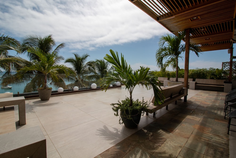 Golden Bay Galapagos by null