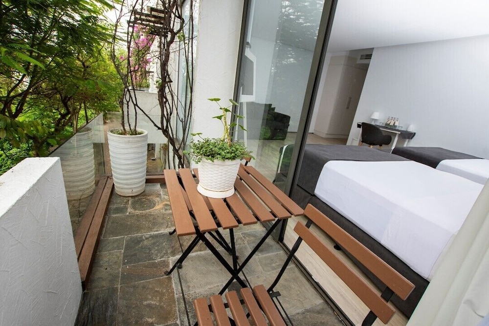 Golden Bay Galapagos by null