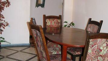 Apartment | In-room dining
