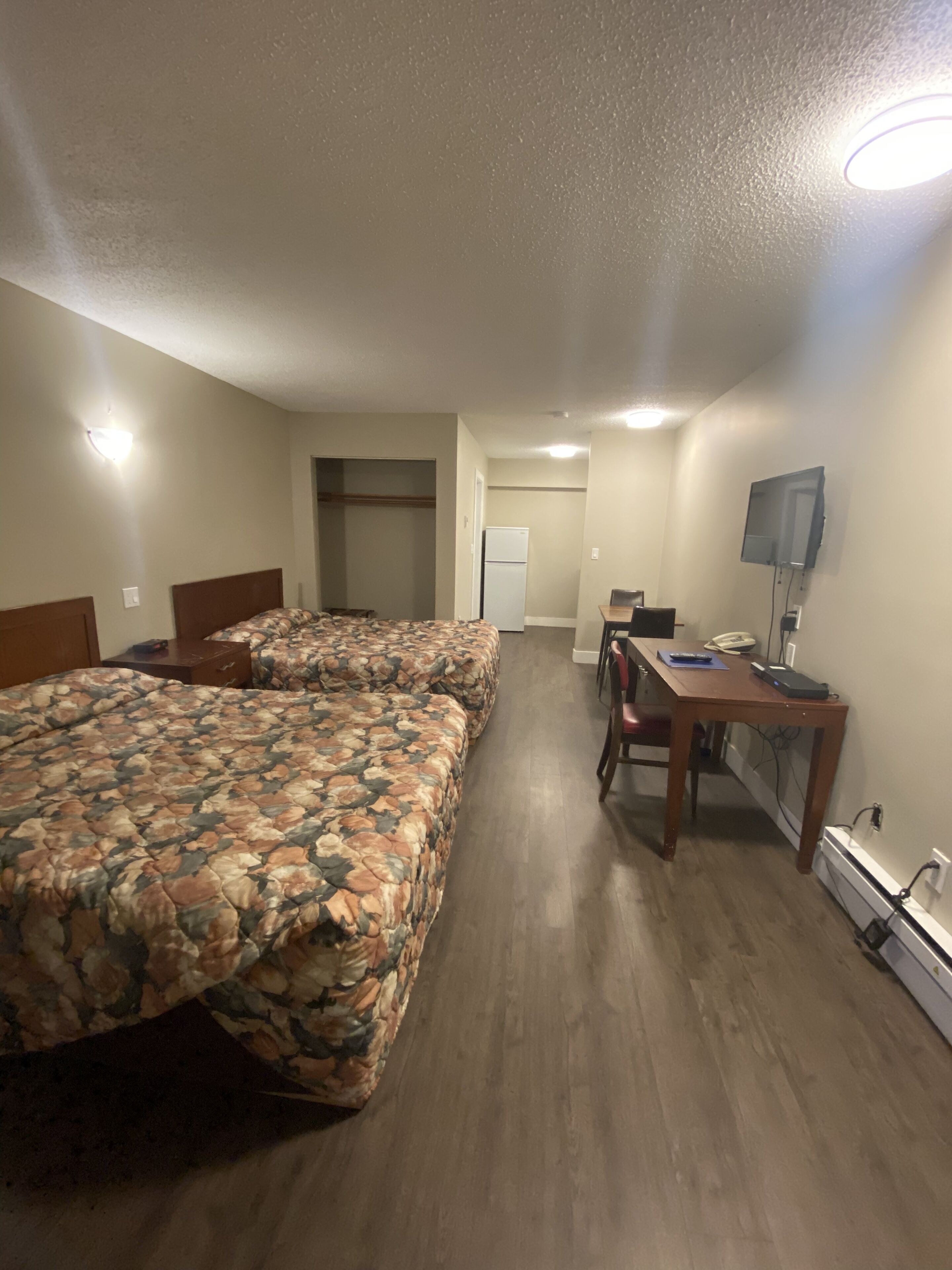 Deluxe Double Room, Kitchen | Rollaway beds, free WiFi, bed sheets