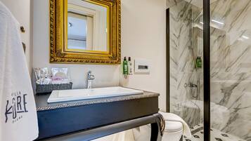 Standard Room, Ground Floor | 1 bedroom, premium bedding, minibar, in-room safe