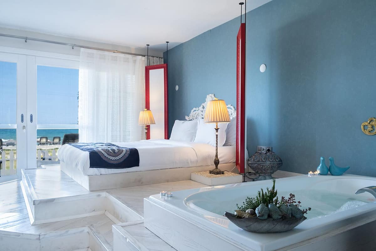 Junior Suite Jacuzzi | Literie de qualité supérieure, minibar, coffres-forts dans les chambres