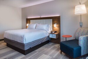 Premium bedding, pillowtop beds, in-room safe, desk - Holiday Inn Express & Suites Fort Worth West by IHG (Fort Worth)