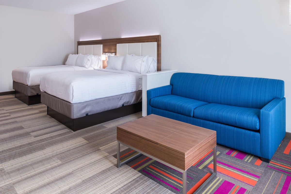 Premium bedding, pillowtop beds, in-room safe, desk