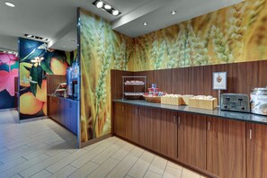 Free daily continental breakfast  - Fairfield Inn & Suites Dunn I-95 (Dunn)