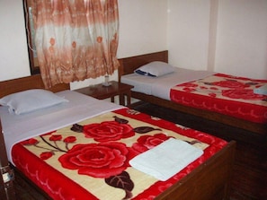 Standard Twin Room, Shared Bathroom