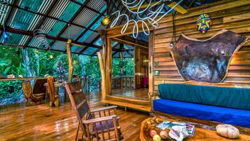 Dream Deluxe House, One Bedroom, Full Kitchen | 1 chambre, literie de qualité supérieure